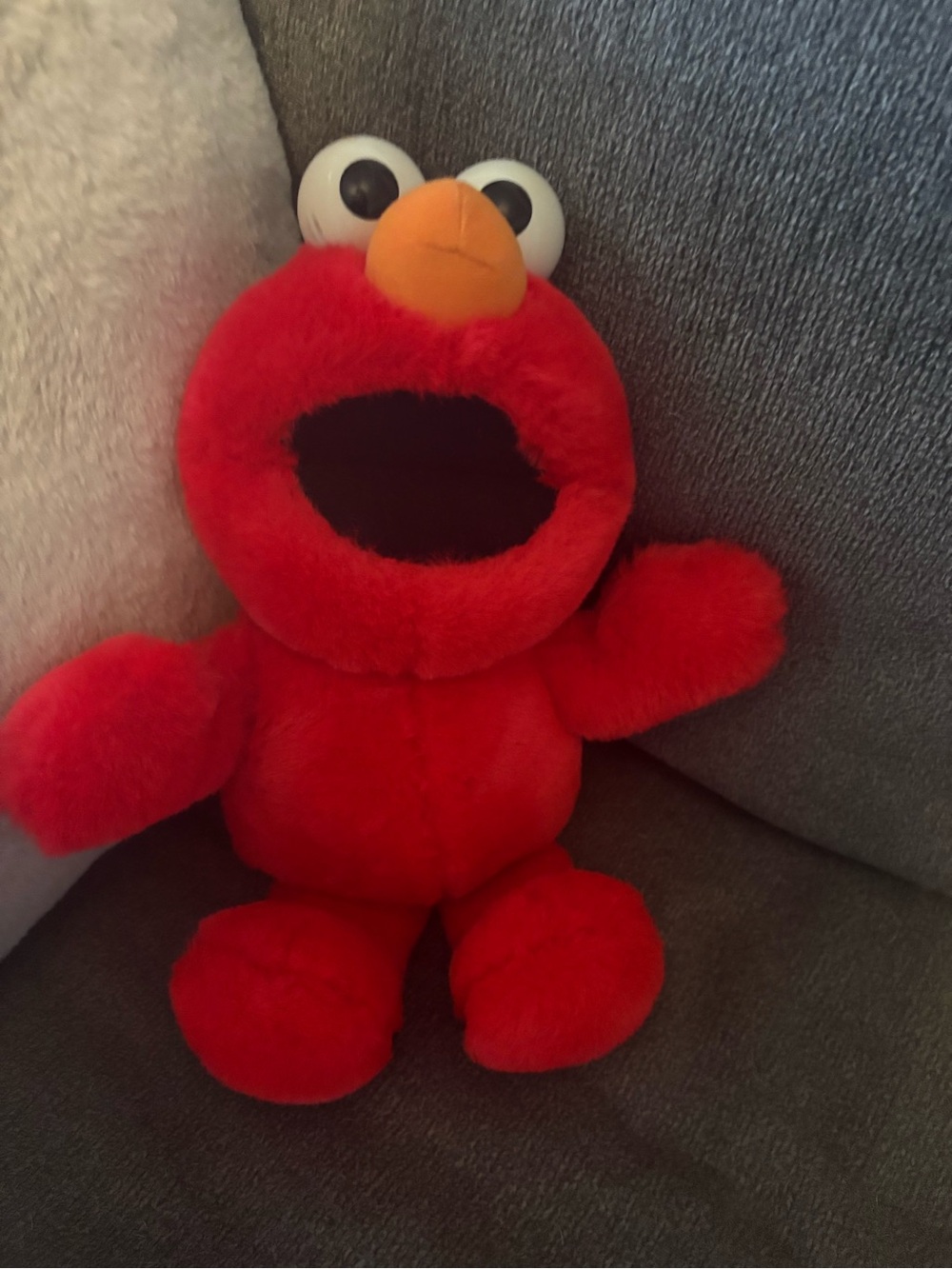 Vintage 1995 Red Elmo-Style Bird Toy - Soft Pet Plush vintage 1995 version.